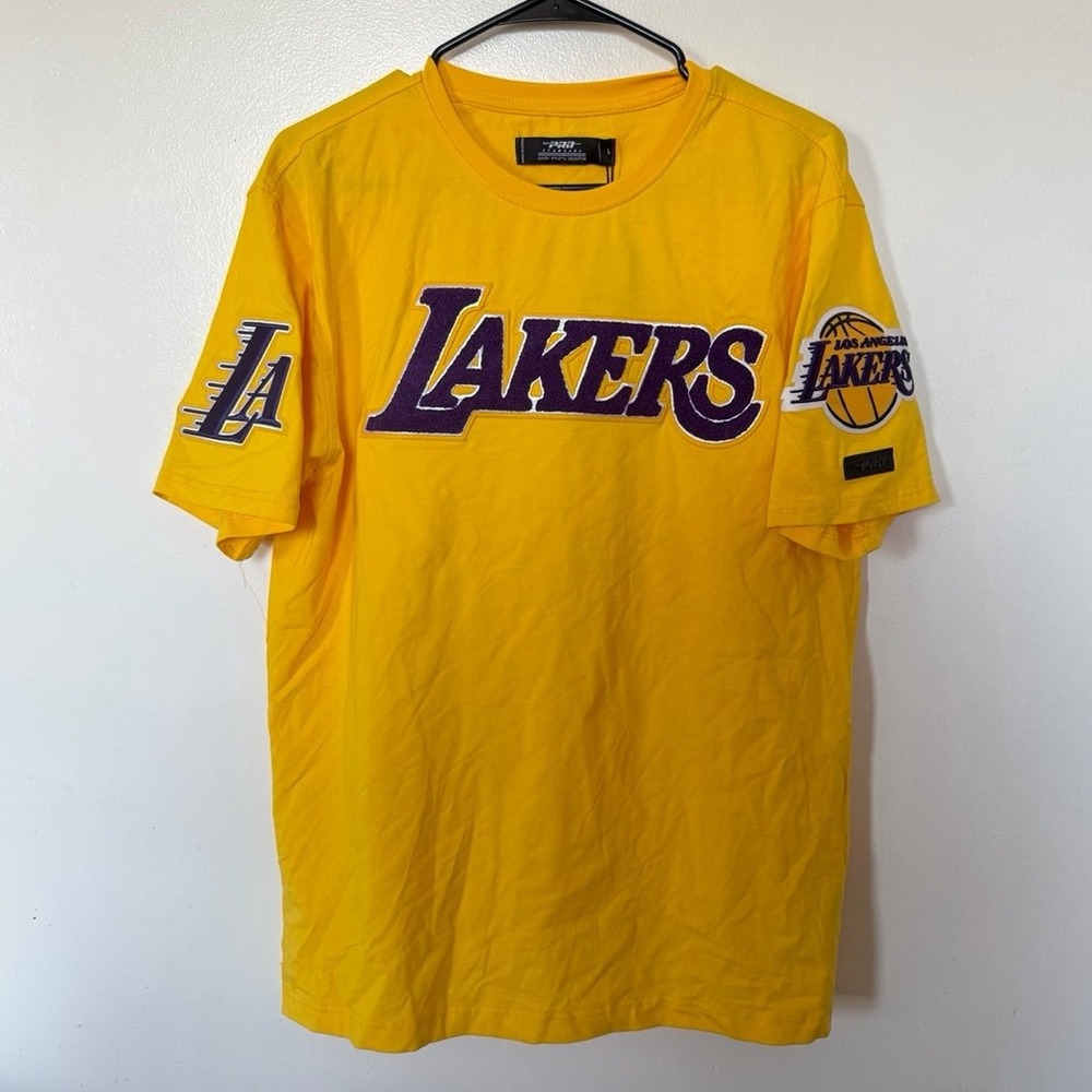 Los Angeles Lakers NBA Embroidered Purple Yellow T-Shirt NWT Men's Large